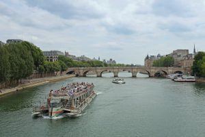 הפלגה על נהר הסיין בפריז