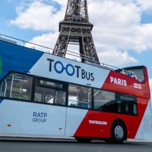 אוטובוס תיירים בפריז